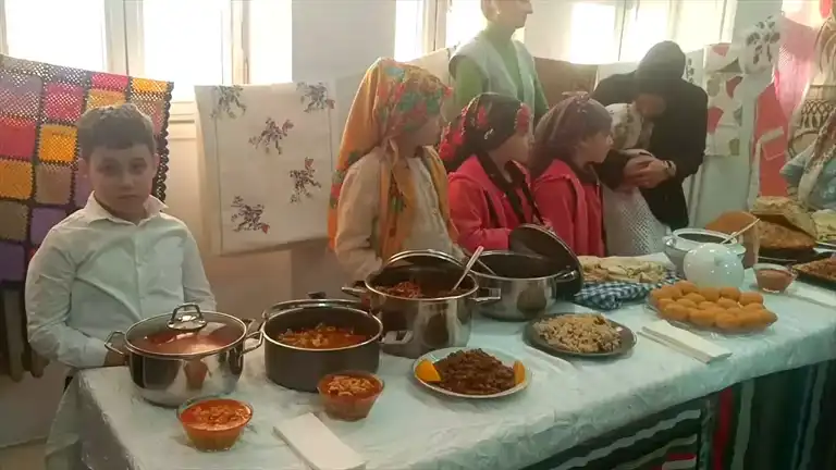 Kozan'da Türk Malları Haftası Kutlandı
